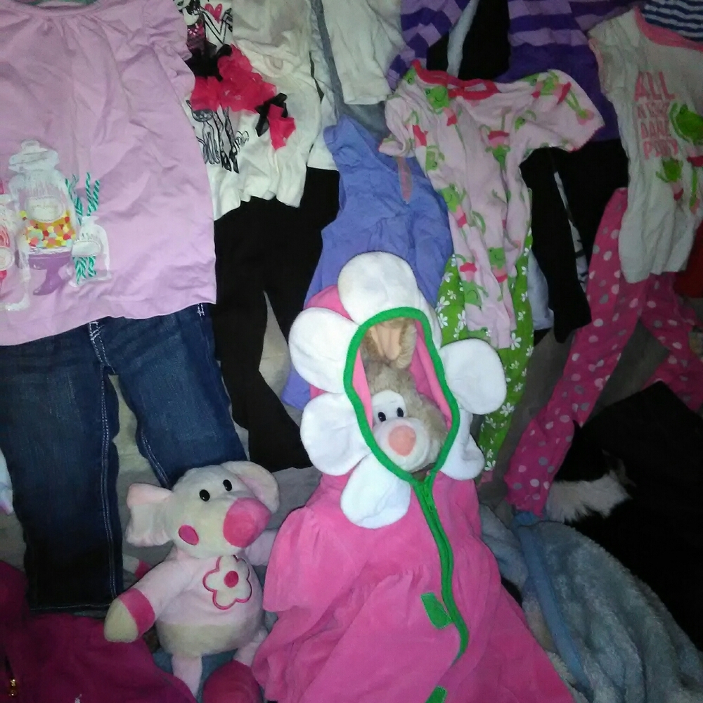 24 month girl's bundle. 3coats,10outfits,3sleepers